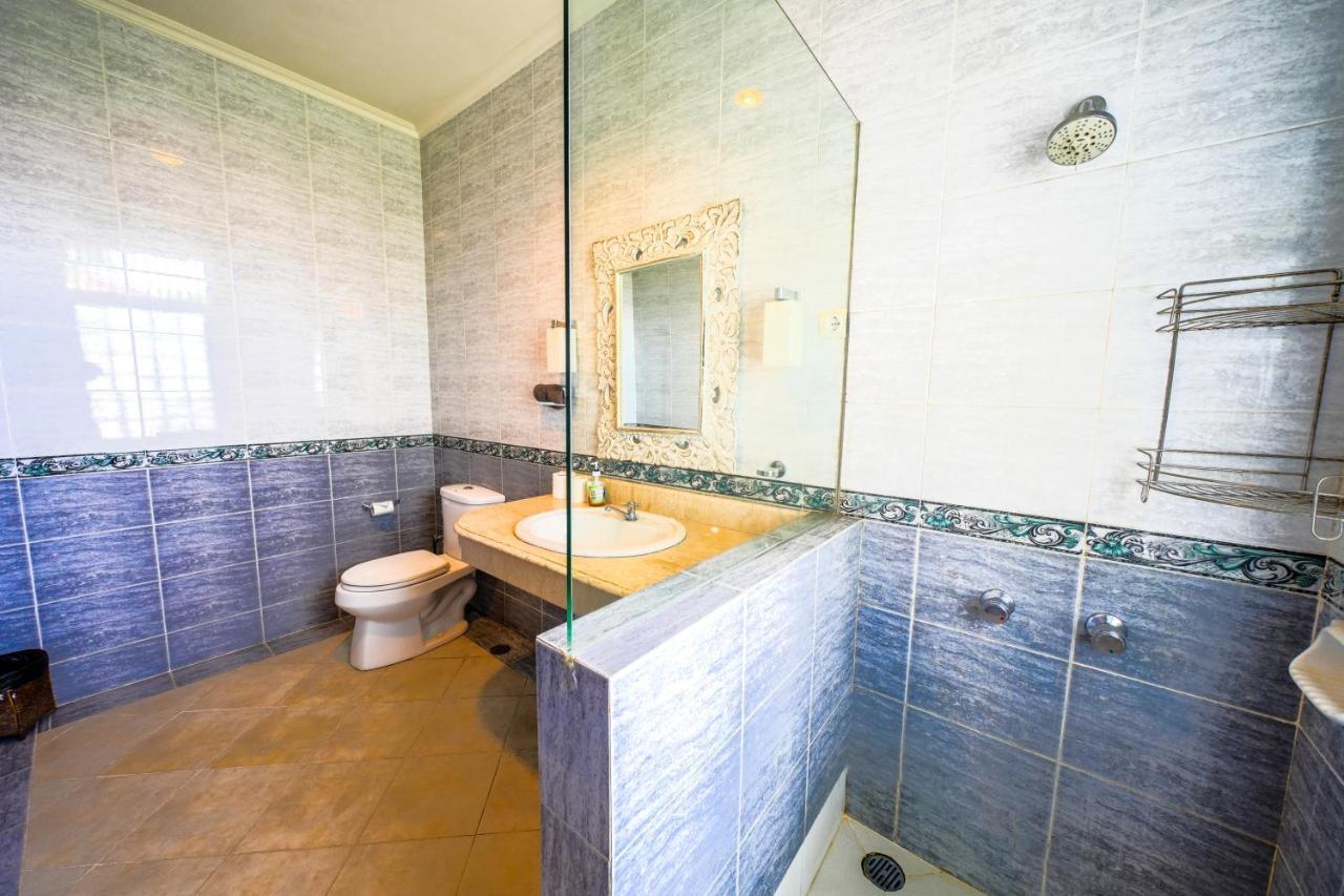 Villa Sanket - Kuta - 6 Bedrooms - 6 Bathrooms - Great Location Экстерьер фото